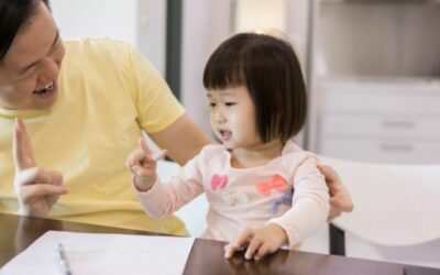 Penyebab dan Cara Mengatasi Speech Delay pada Anak yang Penting Mom Ketahui