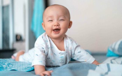 Ternyata Bermanfaat! Berikut Cara Melakukan Tummy Time pada Bayi