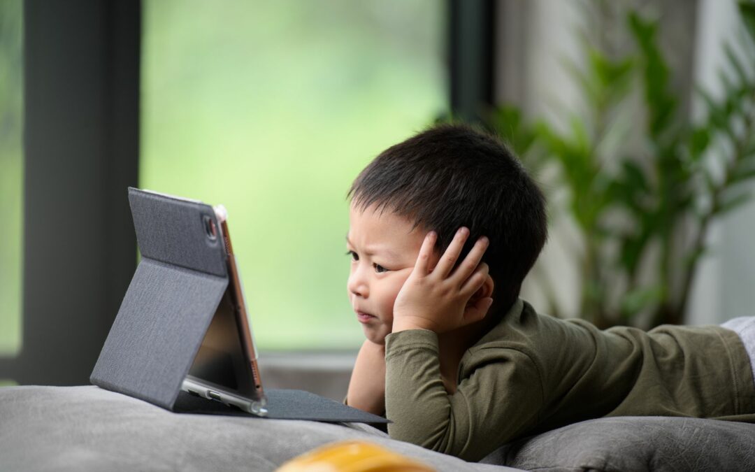 Ternyata Ini Dampak Mengerikan Jika Screen Time Anak Tidak Dibatasi!