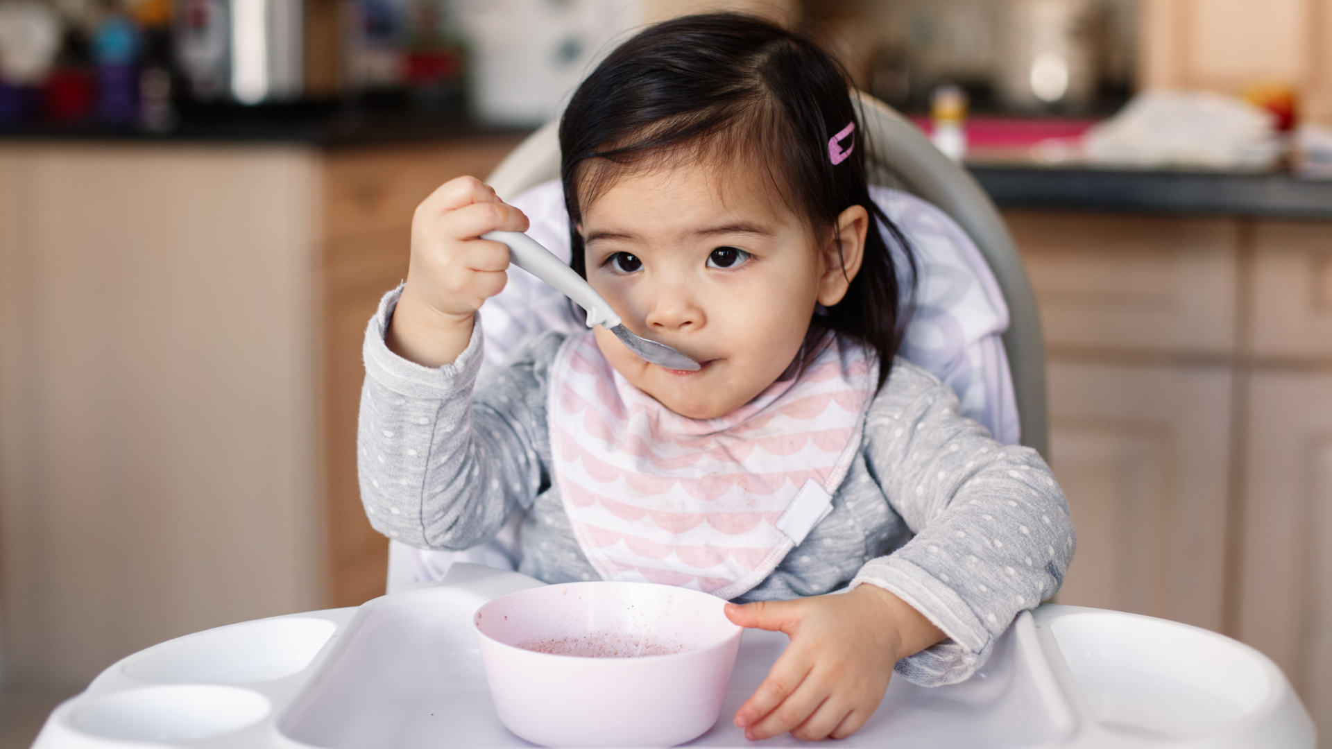 Beri Makanan Lunak cara mengatasi lemas pada anak setelah sakit