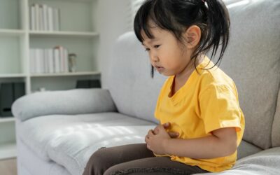 Sakit Perut pada Anak Disertai Muntah: Mom Harus Waspada!