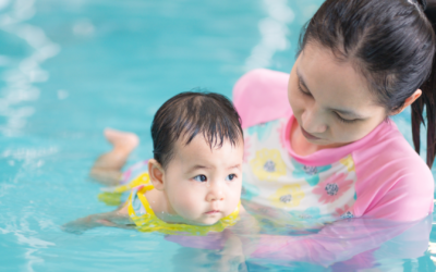 Apakah Bayi Berenang Aman? Ini Hal yang Perlu Mom Ketahui