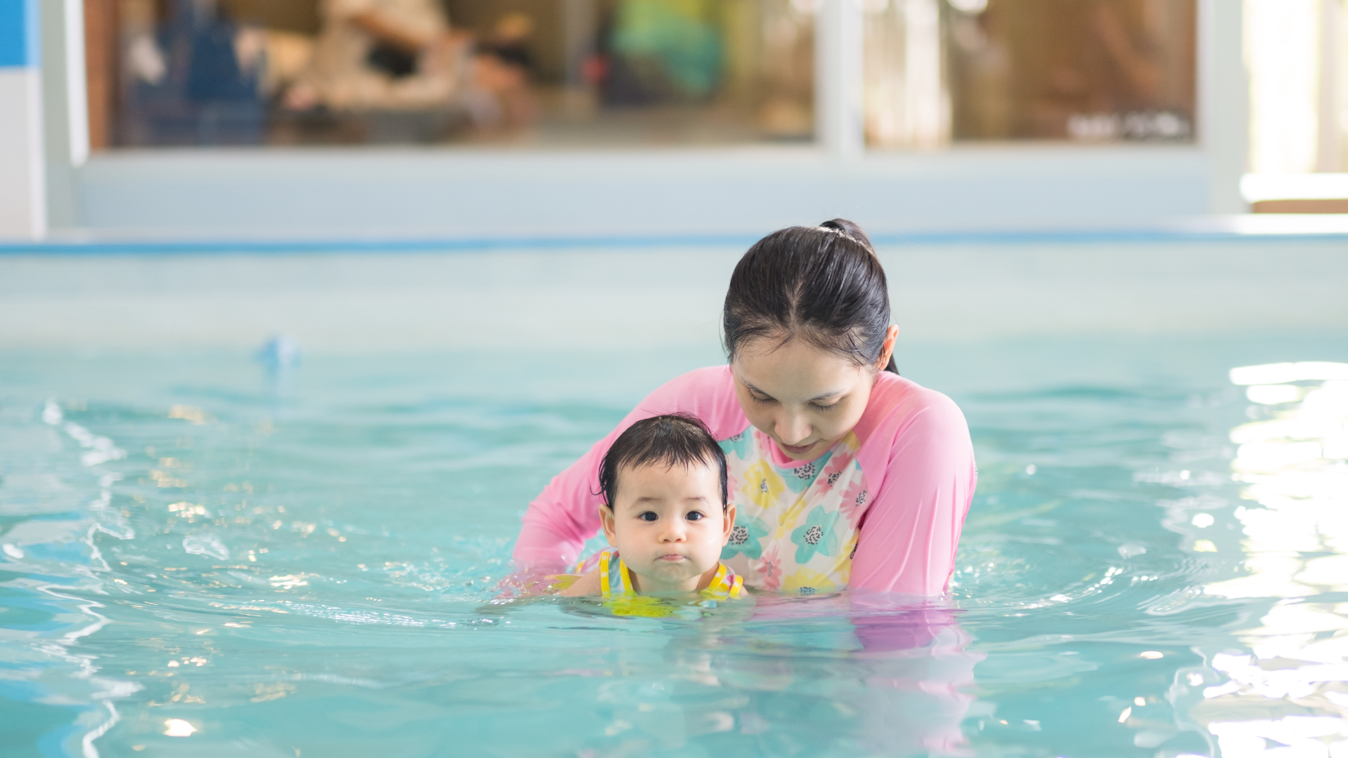 Risiko dan Hal yang Perlu Diperhatikan bayi berenang