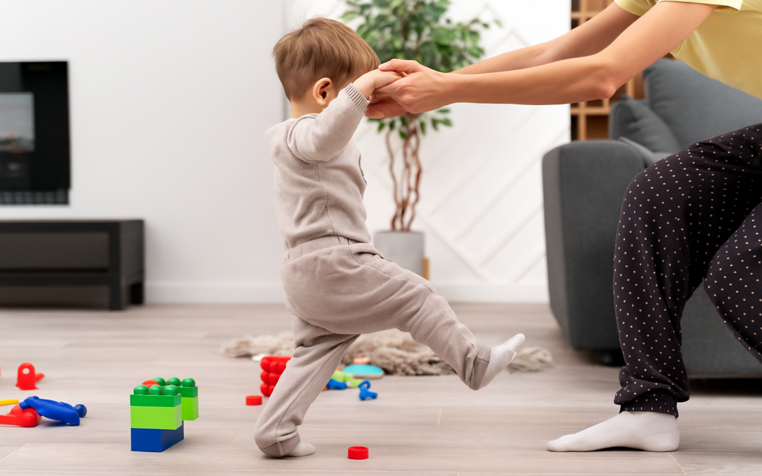 Anak Belum Bisa Jalan? Panduan Stimulasi yang Bisa Mom & Dad Coba di Rumah