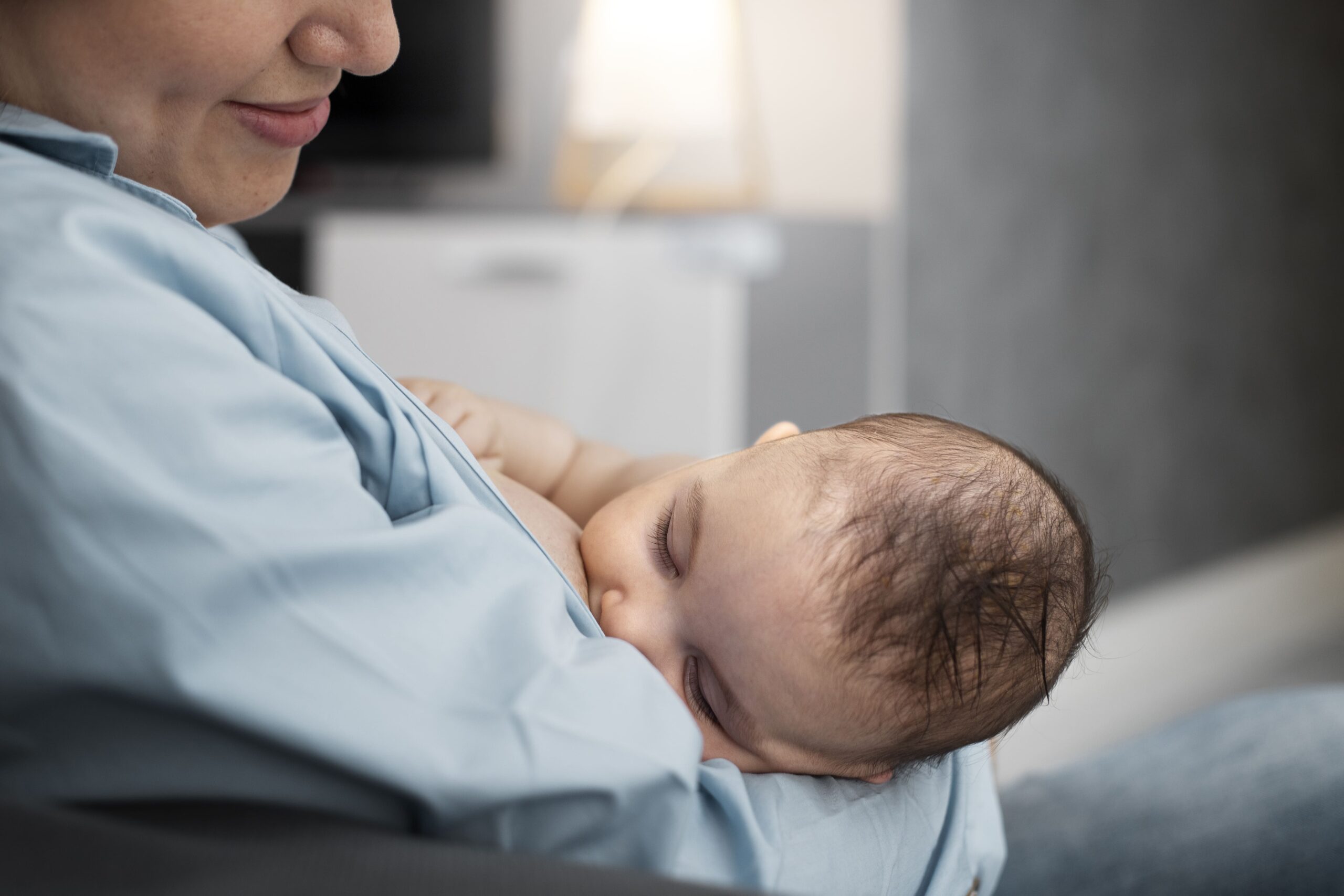 Mengenal Kandungan Gizi ASI dan Manfaatnya untuk Bayi