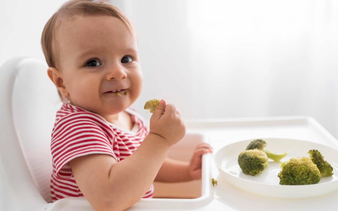 Tanda Bayi Siap MPASI: Ciri-Ciri Si Kecil Siap Makan di Usia 6 Bulan