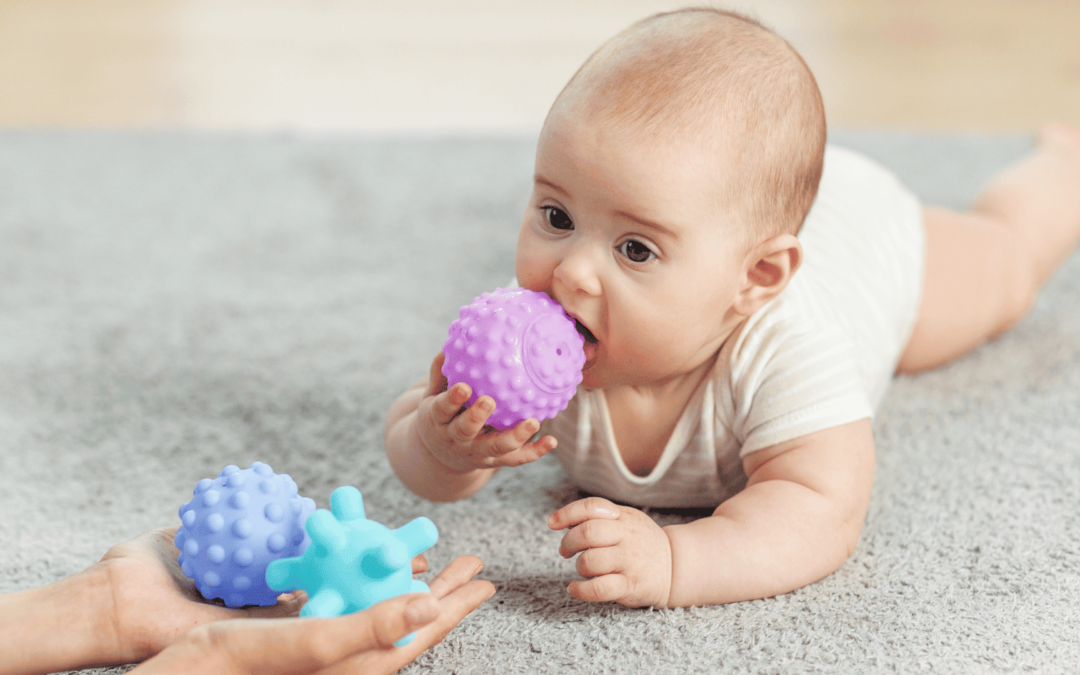 Cara Stimulasi Perkembangan Bayi 3–5 Bulan agar Milestone Tercapai Optimal
