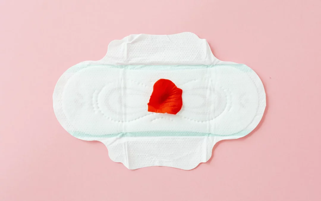 5 Ciri Perbedaan Flek Menstruasi dan Flek Tanda Hamil Beserta Penjelasan Lengkapnya!