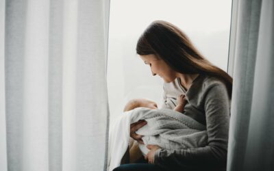 Apakah Ukuran Payudara yang Kecil Menghasilkan ASI yang Sedikit? Ini Fakta dan Tips Melancarkannya