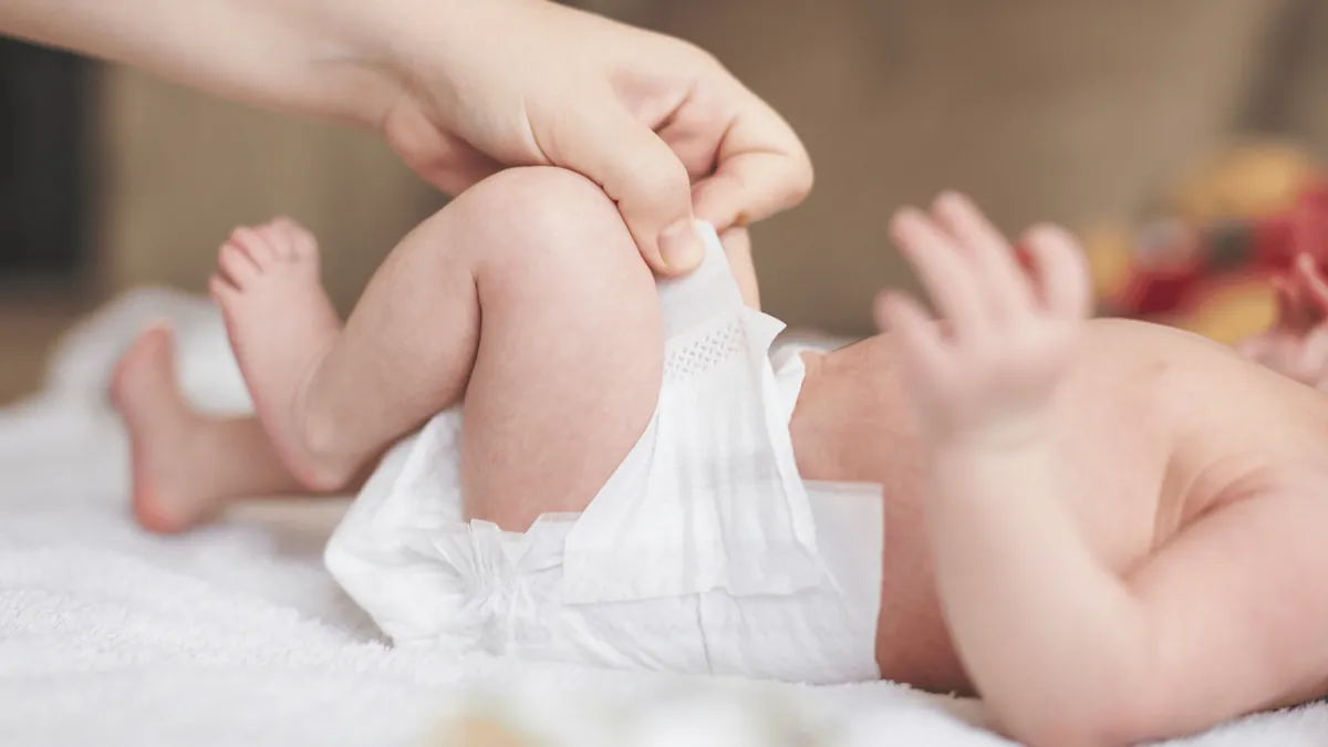 Berapa jam sekali ganti popok bayi