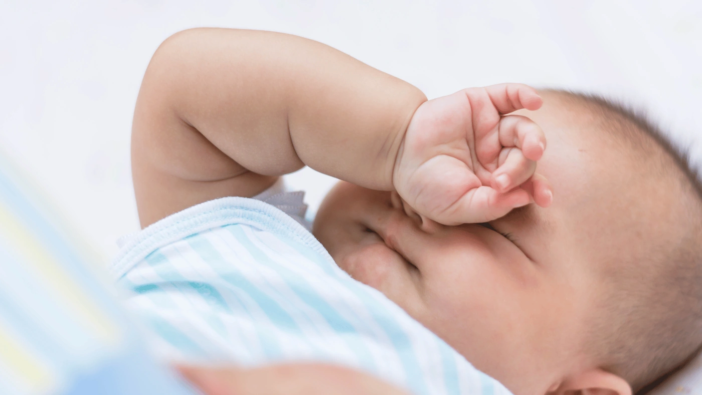 bayi sering kaget saat tidur